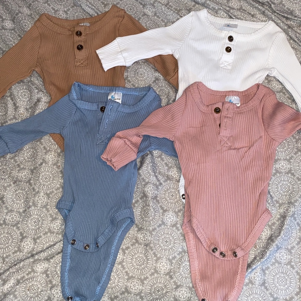 4 0-3m bodysuits